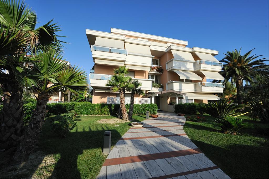 Residence Le Palme Grottammare Bagian luar foto