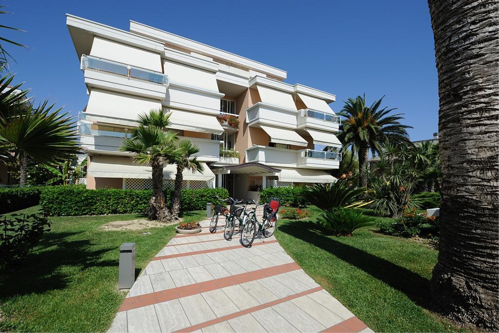 Residence Le Palme Grottammare Bagian luar foto