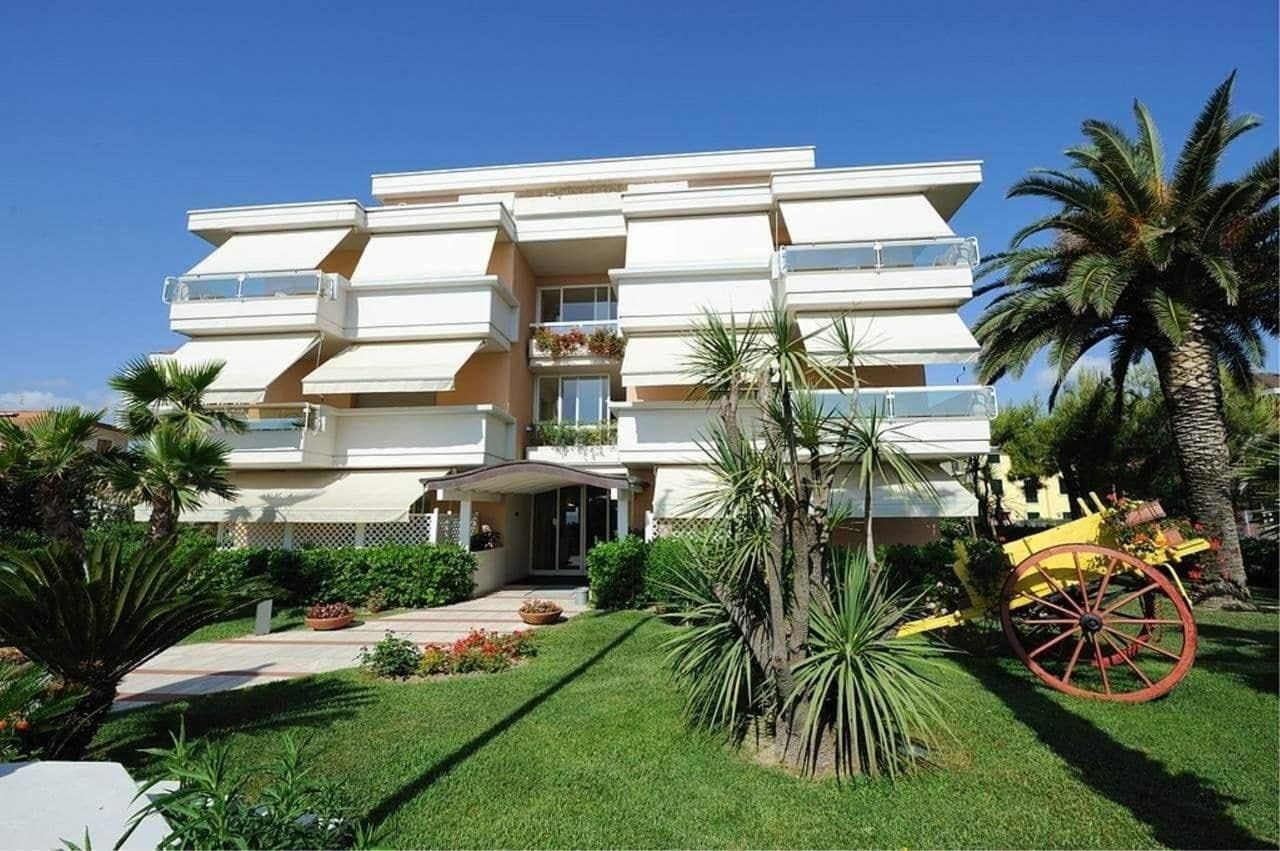 Residence Le Palme Grottammare Bagian luar foto